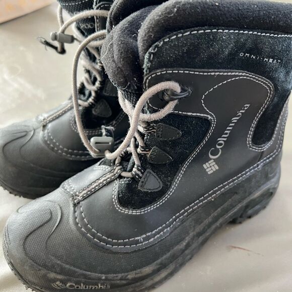 Columbia winter boots, youth/ladies size 6 - Picture 2 of 5